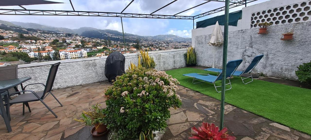 Landsteder Chale - View Funchal (Madeira)
